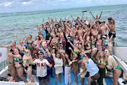 PRIVATE BOAT TO VISIT Exciting-PrIvate Island Hopper: Affordable Charter with Crew