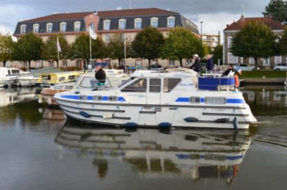 Location Péniche Les Canalous Tarpon 37 Chenillé-Changé