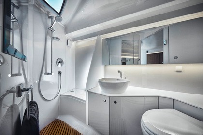 ELEGANZ IN IHRER VOLLEN BLÜTE