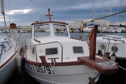 Charter Motorboat Menorquin Conquistador 43 Cadaqués