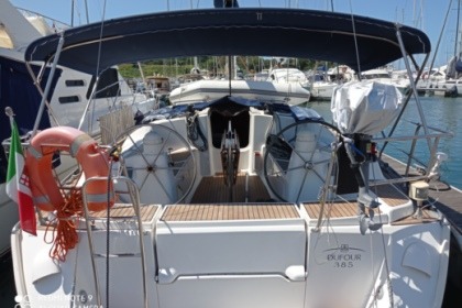 Miete Segelboot Dufour Dufour 385 Scarlino