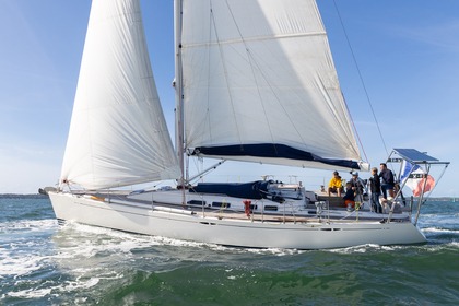 Voilier de croisière X-Yacht X43 au cœur des caraïbes