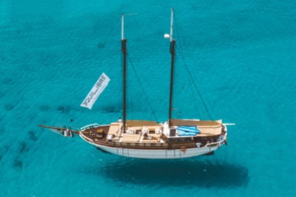 Hyra båt Guletbåt Turgut Uysaler Gulet Formentera