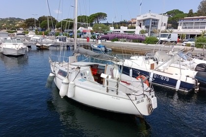 Charter Sailboat Jeanneau Love Love Les Issambres