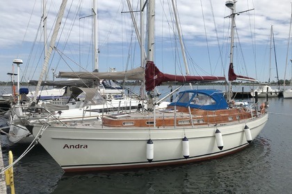 Fantastique voilier classique de 39 pieds équipé sur la mer Baltique au départ de Burgtiefe