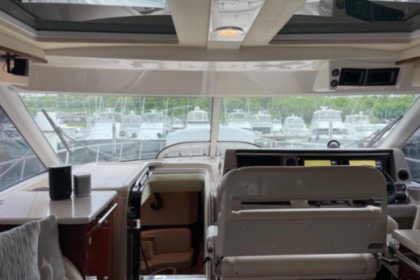 Sea Ray Sundancer 60' Luxury Yacht