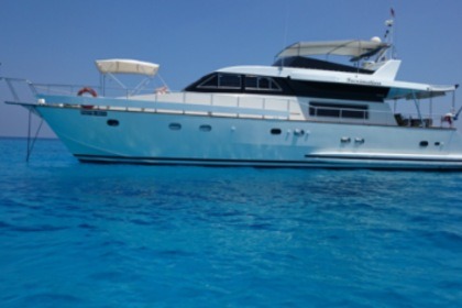 Hire Motor yacht Falcon 70 Malé