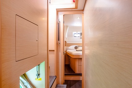 Rental Catamaran  Lagoon 400 S2 Athens