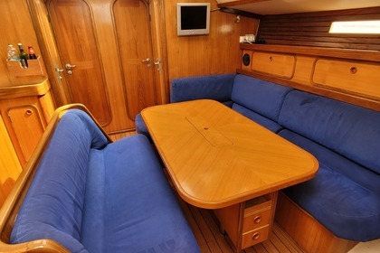 OCEANIS 430 - Безопасная и Комфортная Лодка