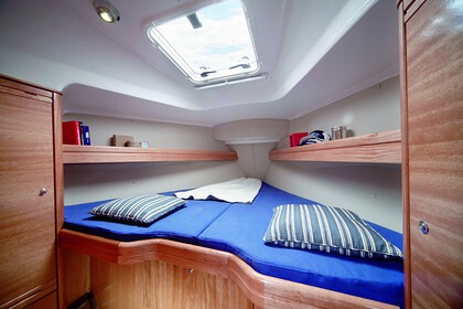 Hire Sailboat Bavaria Yachtbau Bavaria 39 Cruiser Lidingö