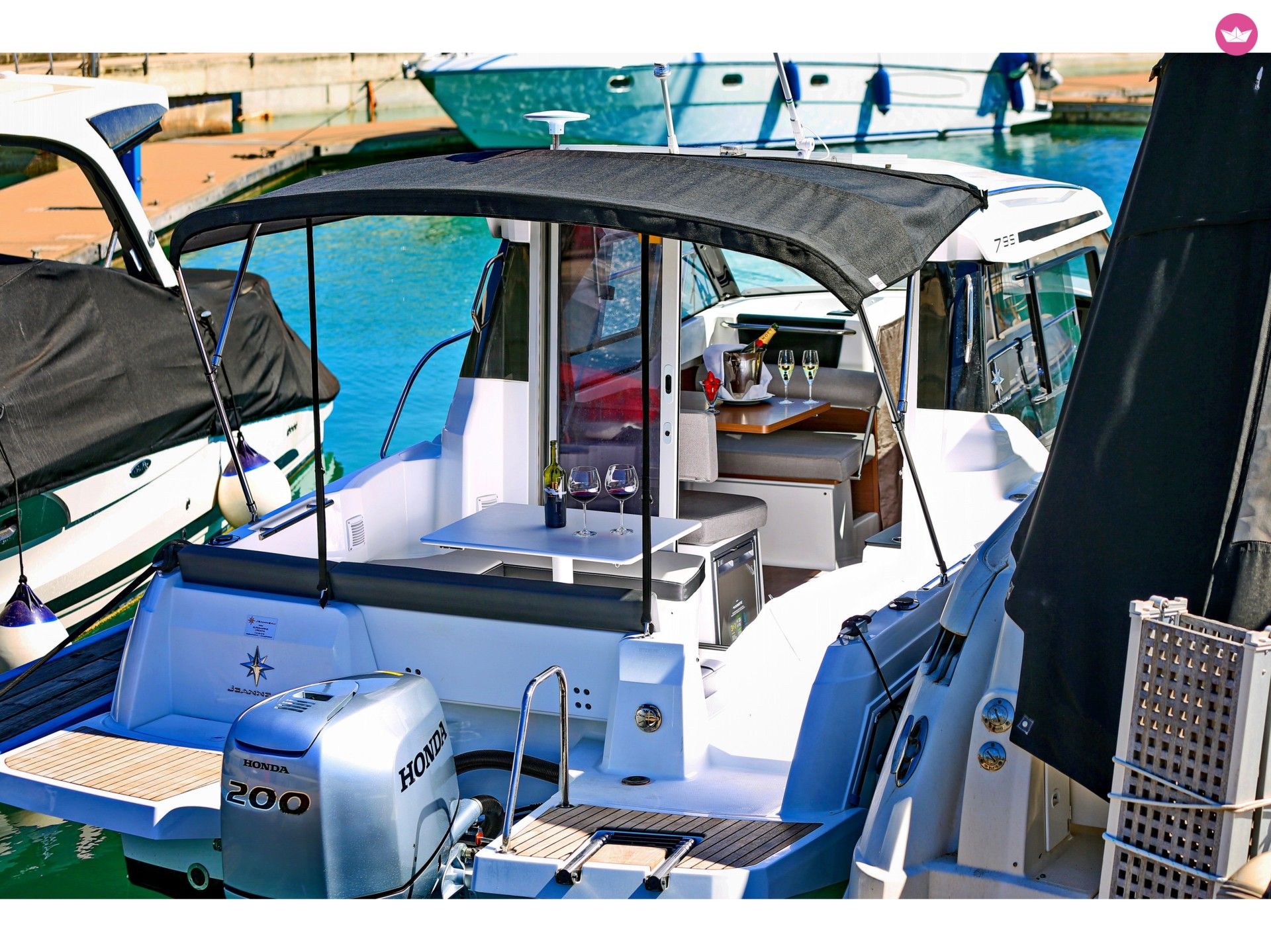 Charter Motorboat Jeanneau 795 Zadar