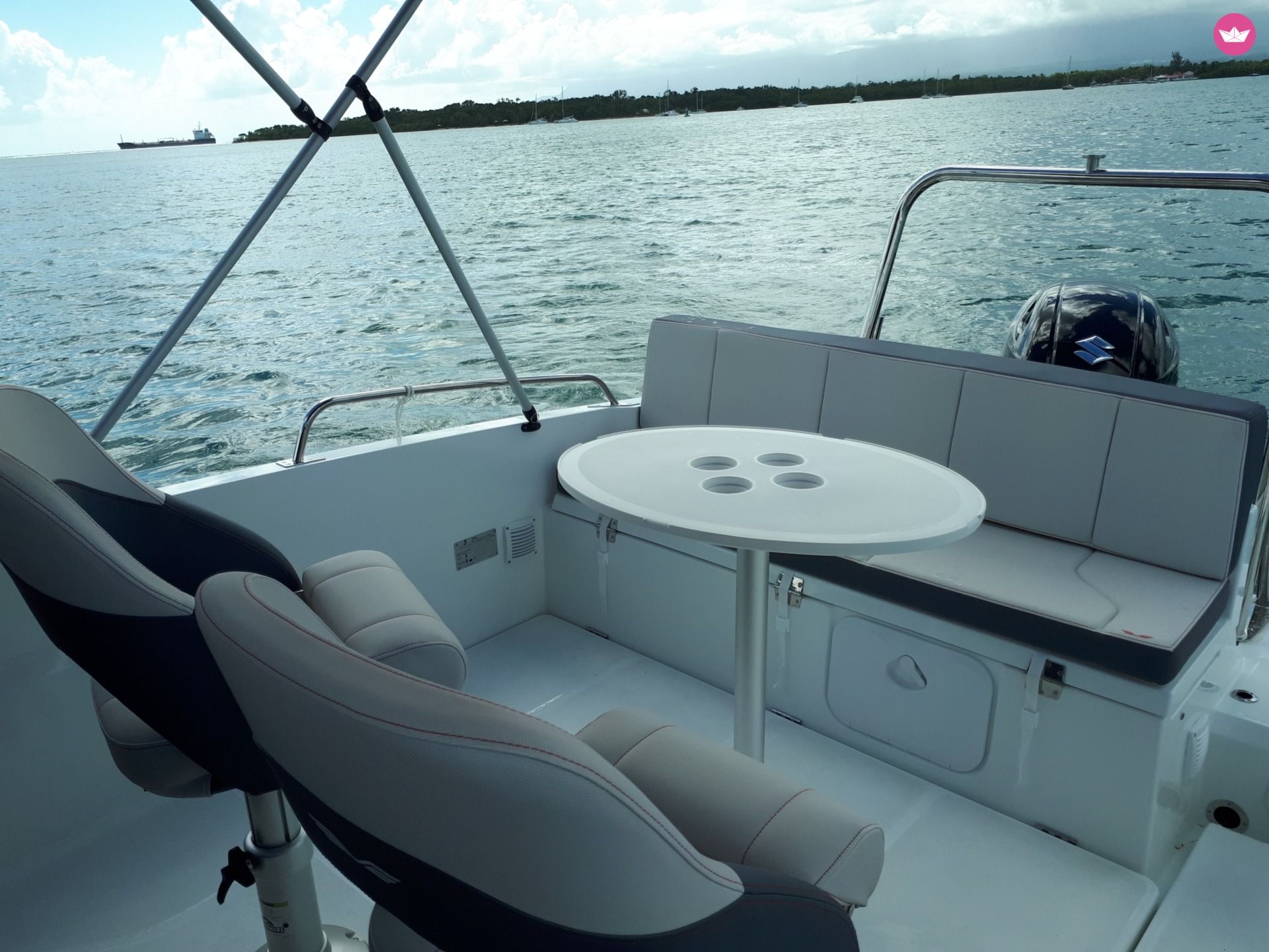 Bateau à moteur BENETEAU Flyer 6.6 spacedeck 200cv 6