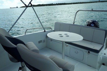 barca per wakeboarding ilets e mangrovie