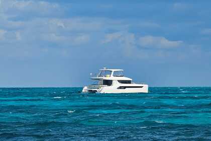 Spacious new power catamaran in Coiba and Chiriqui's Pacific island paradise