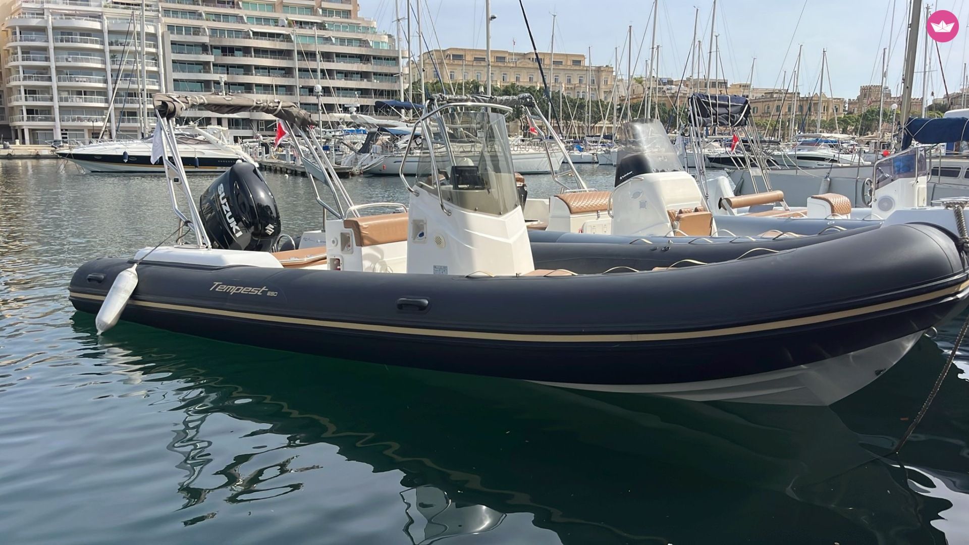 Semi-rigide Capelli Tempest 690 200cv
