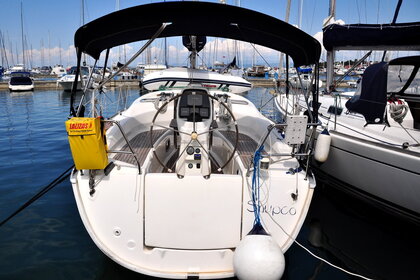 Hire Sailboat Bavaria Bavaria 31 Cruiser Izola