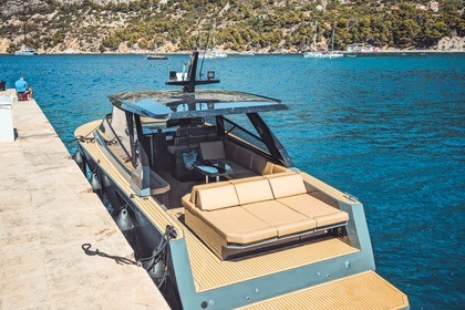 Motorboat Colnago 38 Cabin