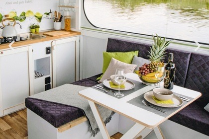 Nagelneues Hausboot für 4 Personen Plauer Seenplatte oder Müritz