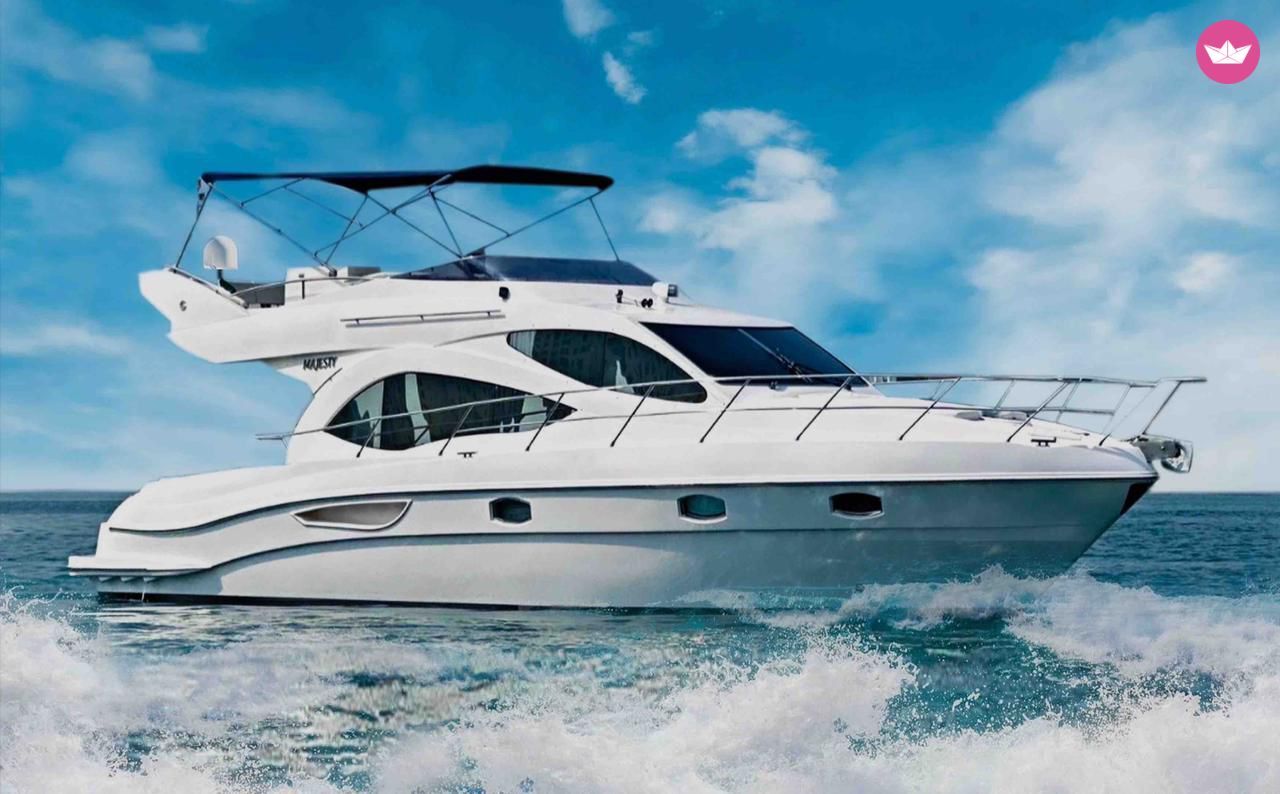 Bateau à moteur Majesty