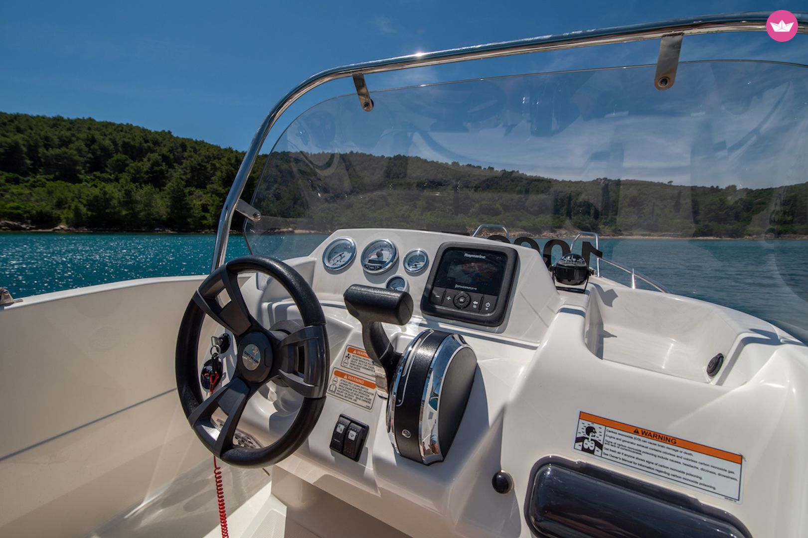 Motorboat Quicksilver 455 Open for hire