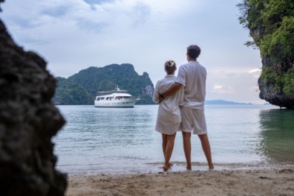 Charter Motor yacht Sleeps 12 guest 70ft Phuket