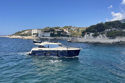 Verhuur Motorjacht Beneteau MC6 Marseille