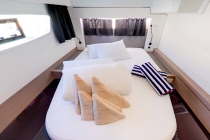 Aluguel Catamarã Fountaine Pajot Fountaine Pajot Astrea 42 - 4 + 2 cab. Trogir