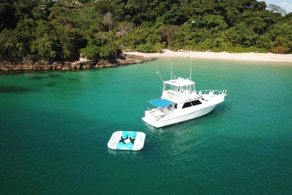 Full Day Taboga Island and Fishing Onboard a Private Yacht