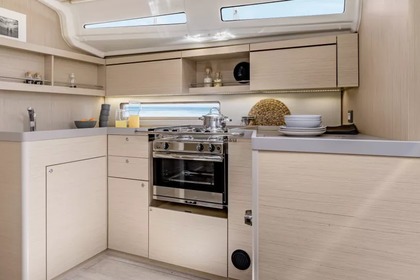 Location Voilier Beneteau Océanis 40.1 Easy Liberté Arzon