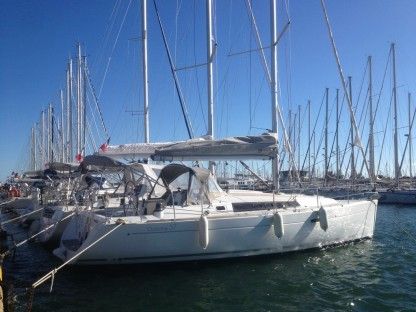Rental Sailboat Beneteau Oceanis 37 Toulon
