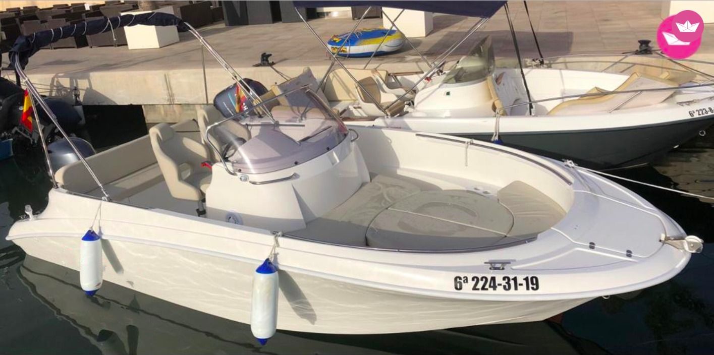 Bateau à moteur Racing 620 130cv