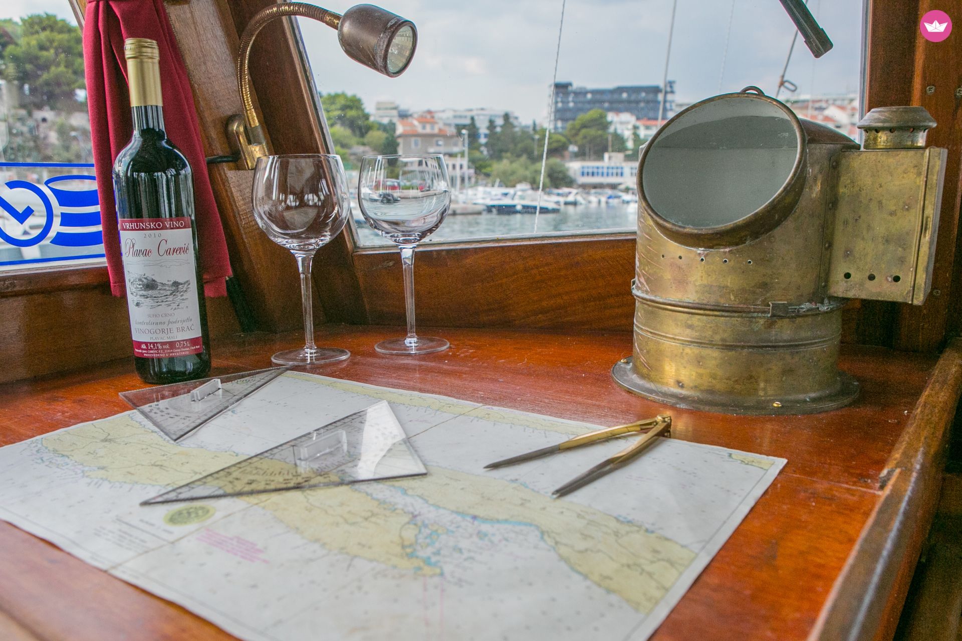 Charter motorboat in Split  