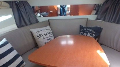 Location Bateau à moteur Jeanneau Leader 8 Loctudy