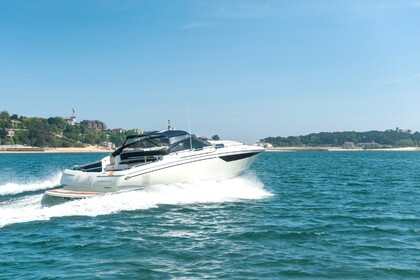 Alquiler de motora Bahía one 43