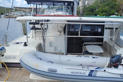 Charter Catamaran Lagoon-Bénéteau Lagoon 42 - 4 + 2 cab. Marsh Harbour