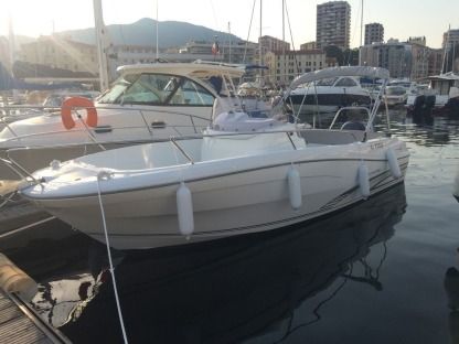 Alquiler Lancha Jeanneau Cap Camarat Ajaccio