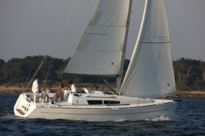 Charter Sailboat Jeanneau Sun Odyssey 33i Saint-Malo
