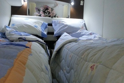 Cruiser Yachts 430cc Themis iv