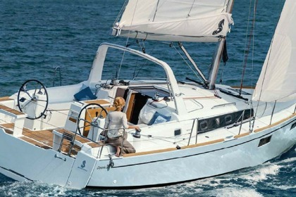 Miete Segelboot BENETEAU OCEANIS 38.1 Castiglioncello