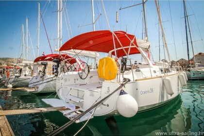 Noleggio Barca a vela Beneteau Oceanis 38 Pomer