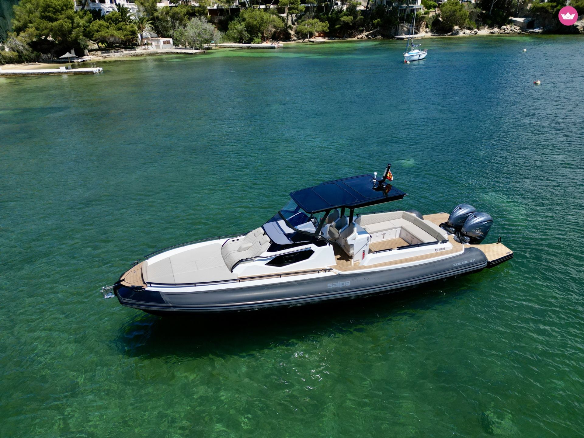 Bateau à moteur Salpa 42 850cv 3