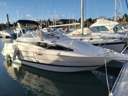 Location Bateau à moteur Bayliner 8M20 Sierra 265 Barneville-Carteret