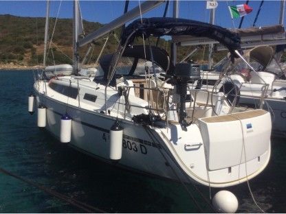 Charter Sailboat Bavaria Cruiser 37 Portisco