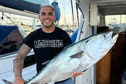 Verhuur Motorboot Fishing Trip with Snacks and Drinks /Per group up to 6 Fuengirola