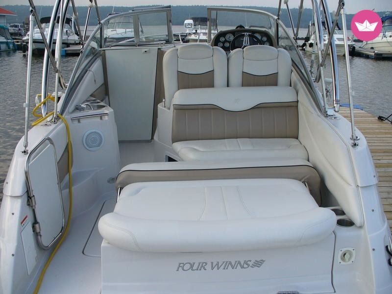 Four Winns 258 Vista in Zadar  