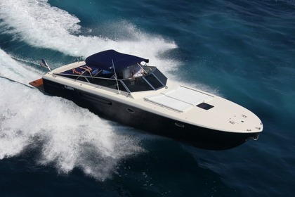 Hire Motorboat ITAMA 38 Sorrento