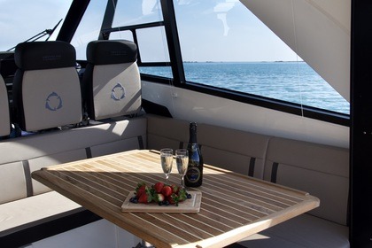 Iate a motor MIGA 600 HP (2019)