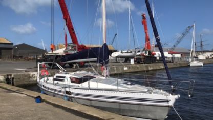 Charter Sailboat Alubat Ovni 36 Saint-Cast-le-Guildo
