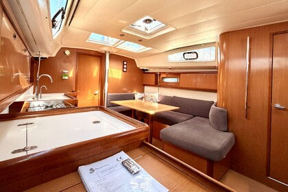 Sailing Yacht Tigre – Beneteau Oceanis 40 (2008) | Comfortable and Well-Equipped