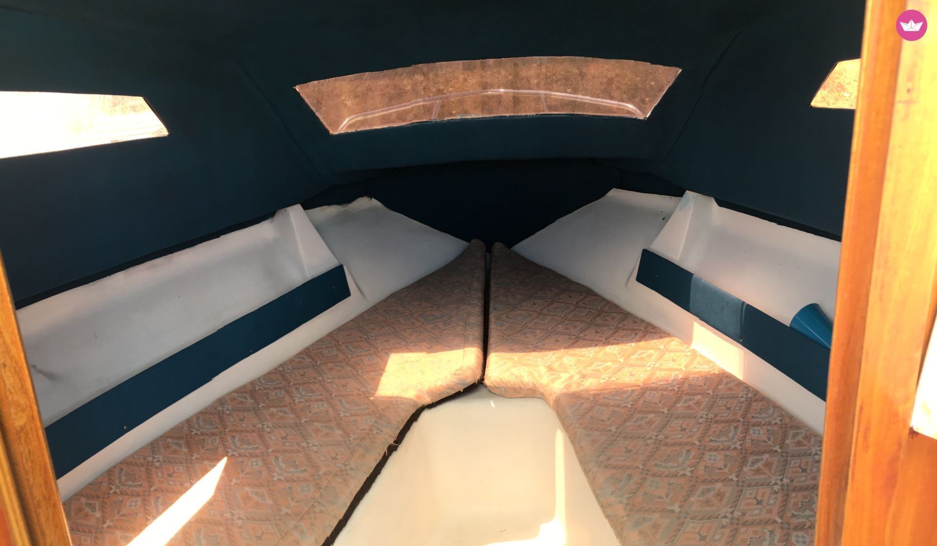 Bateau à moteur Stip 45 de particuliers et professionnels